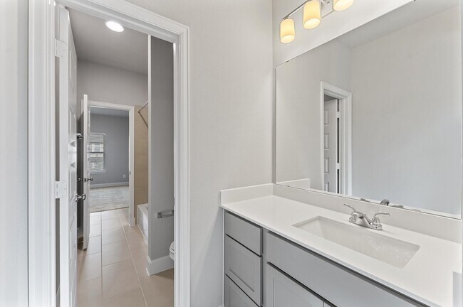 Building Photo - 528 Oakview Bend Dr