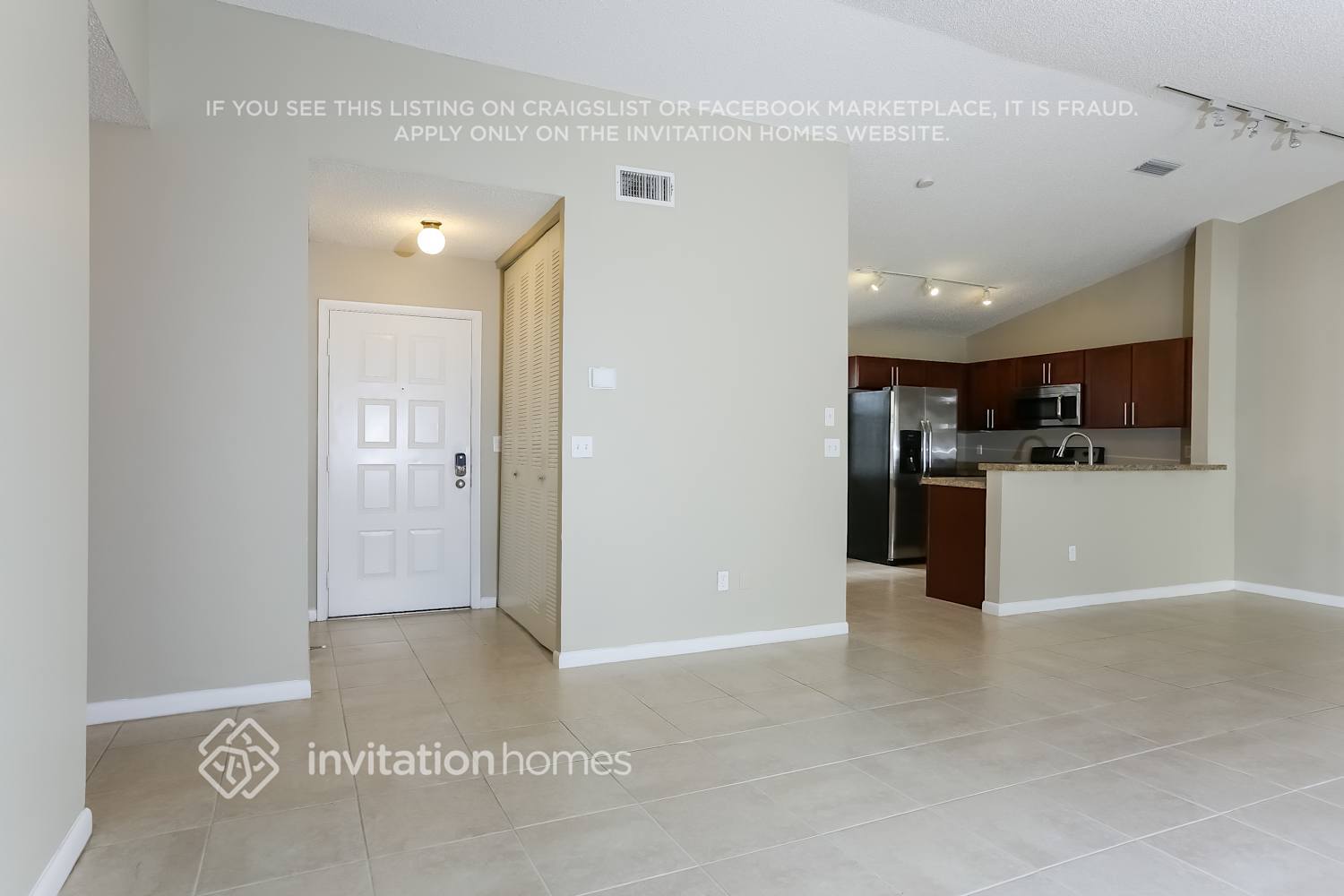 Building Photo - 9913 NW 9th Ct