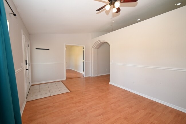 Building Photo - 136 SE 19th Ln