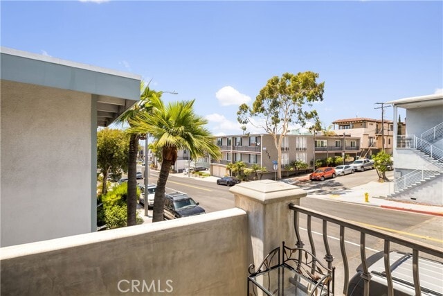 Building Photo - 604 Manhattan Beach Blvd