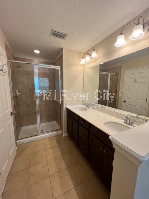 Building Photo - 46 Paradas Pl