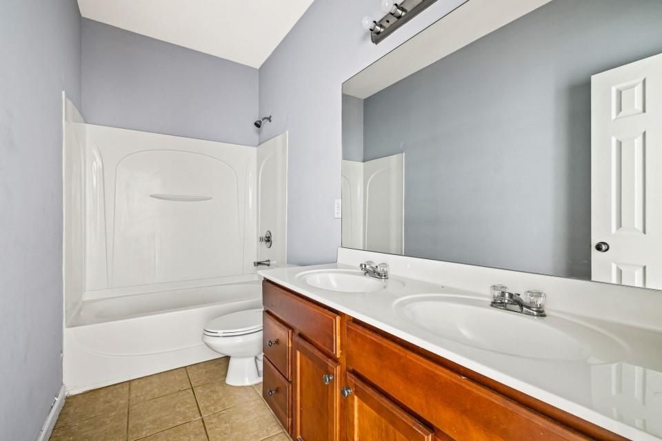 Building Photo - 2872 Cross Creek Dr