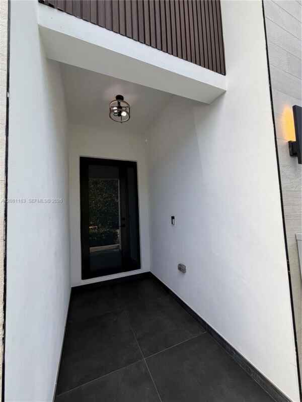 Building Photo - 4655 SW 32nd Terrace