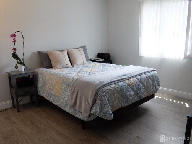 Building Photo - 5307 Ravens Crest Dr