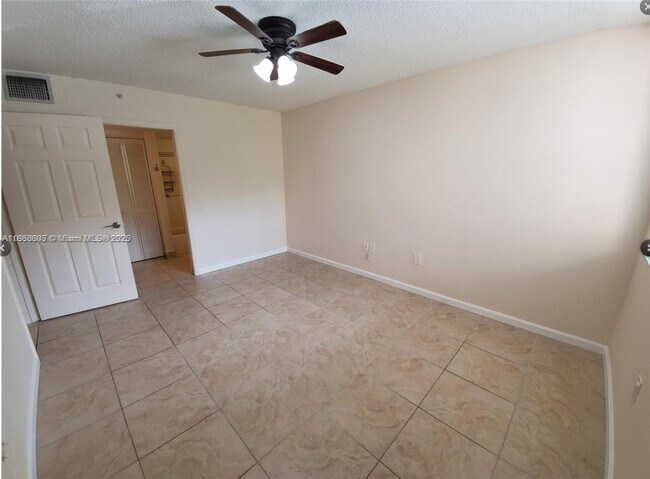 Building Photo - 4816 N State Rd 7
