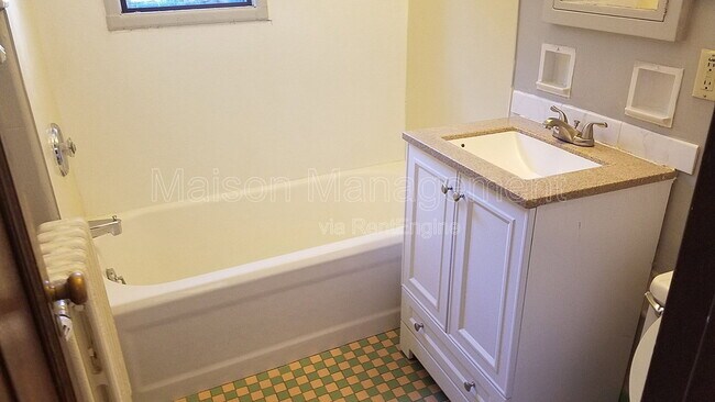 Building Photo - 125 Highland Pkwy