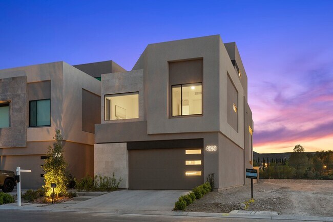 Building Photo - 4053 Heron Fairway Dr