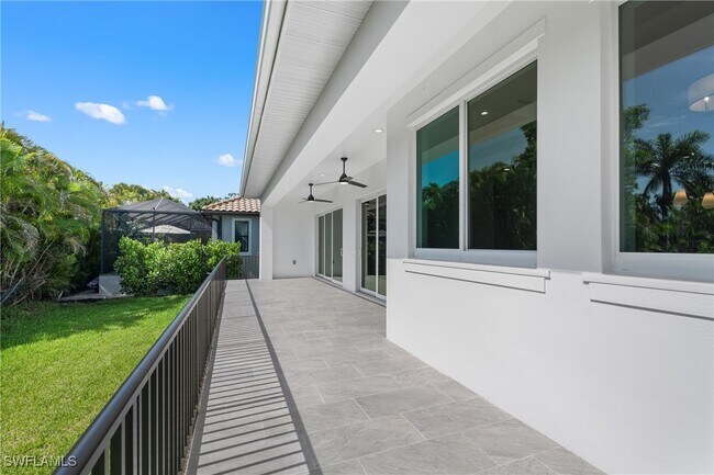 Building Photo - 27061 Serrano Way