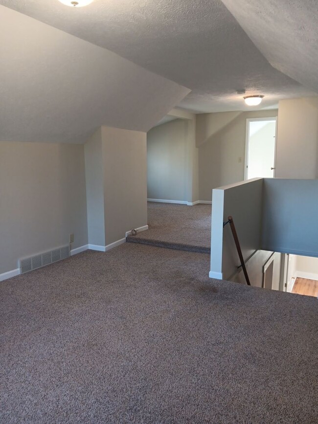 Building Photo - Spacious Three Bedroom - Available Now!