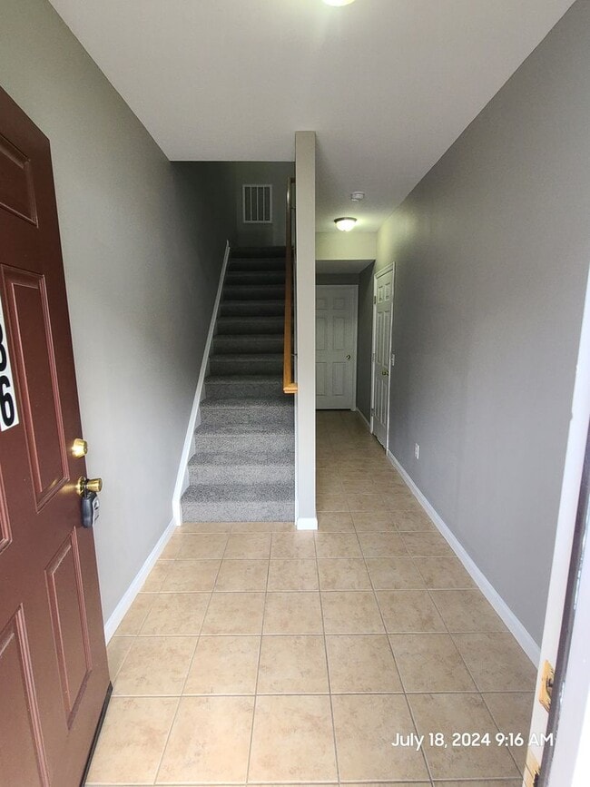 Building Photo - 3 Bedroom Townhouse for Rent in Waynesboro!