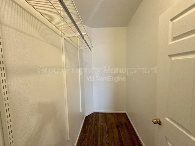 Building Photo - 9064 W Phillips Dr