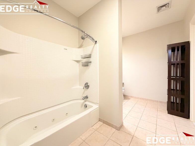 Building Photo - 59 Walpole St