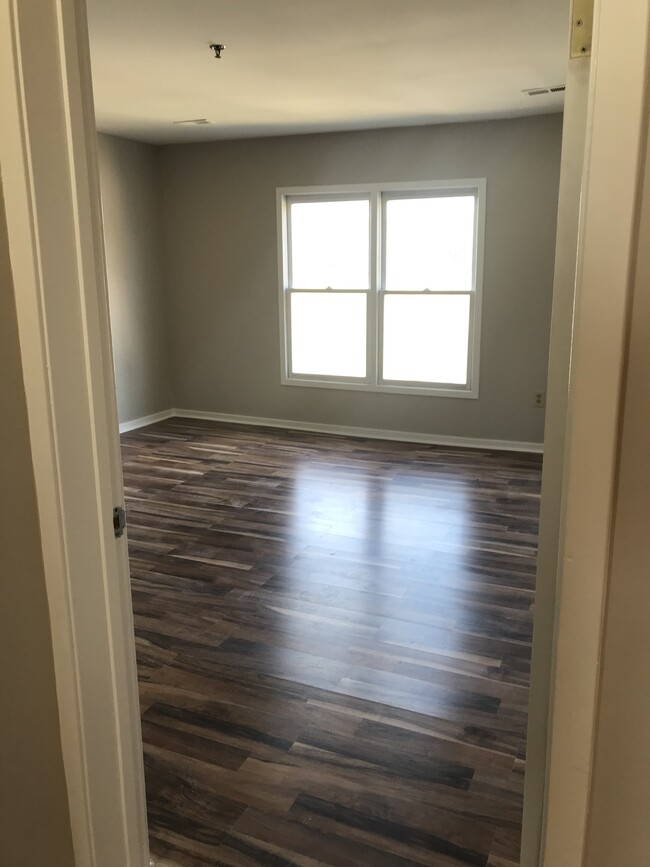 Master bedroom - 5219 Le Parc Dr