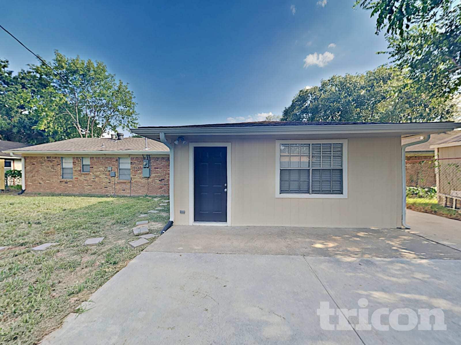 Building Photo - 411 E Carby Rd