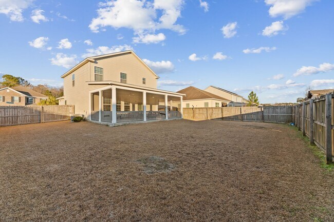 Building Photo - 3 BD 2.5 BA | Charming Home