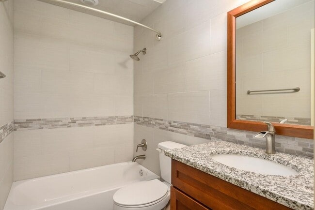 Building Photo - 558 Emory Oaks Way