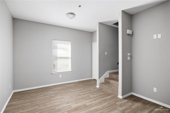 Building Photo - 9 Humming Bird Ct