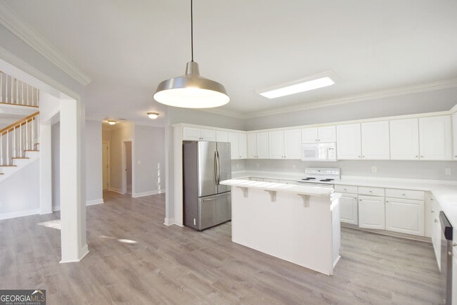 Building Photo - 204 Lenox Dr