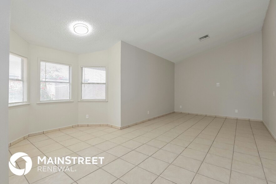 Building Photo - 7651 E Poinciana Dr