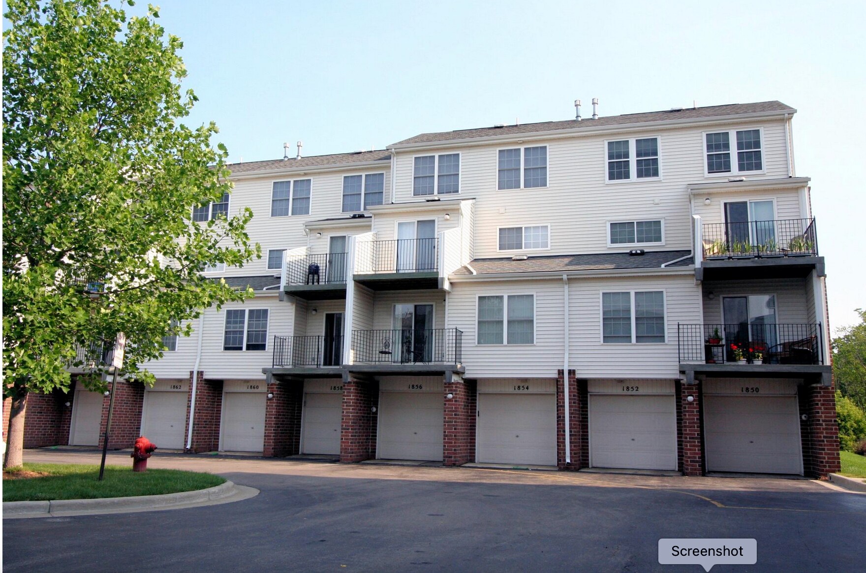 Building Photo - 1954 Lindsay Ln