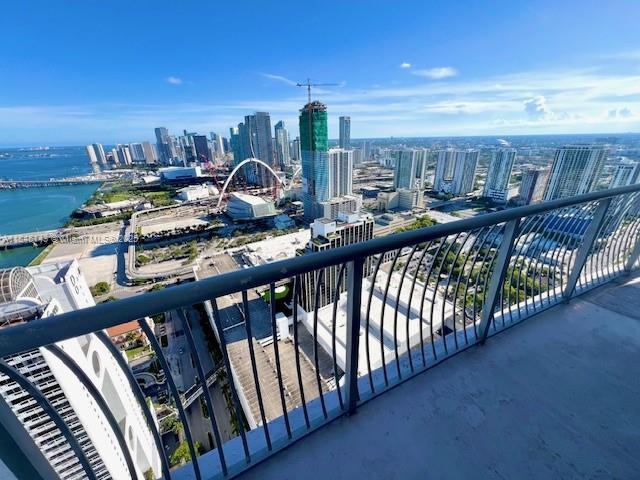 Building Photo - 1750 N Bayshore Dr