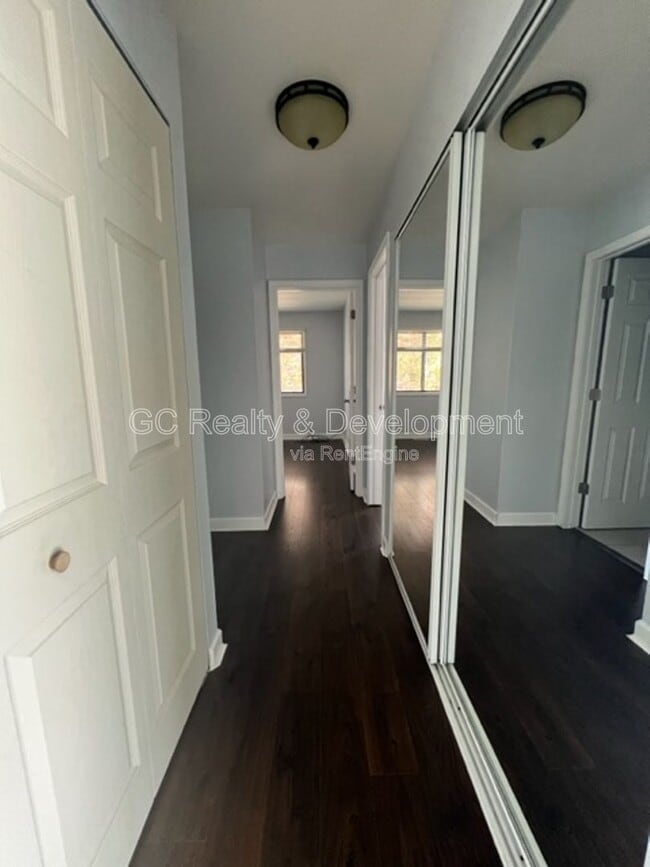 Building Photo - 1367 Sacramento Dr