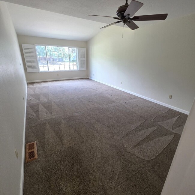 Building Photo - 4BD/2.5BA Single Story, Court Location on Walnut Creek Border