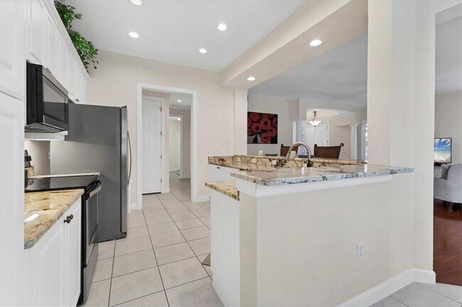 Building Photo - 5425 46th Ct W