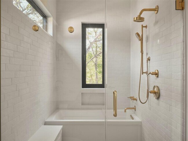 Building Photo - 3214 Smoky Ridge