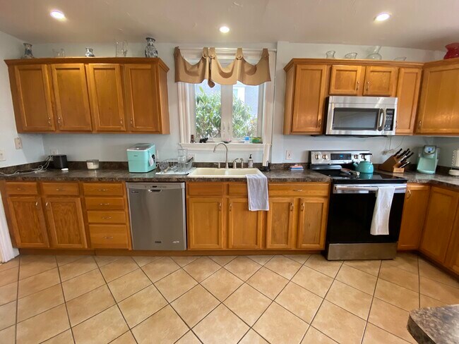 Building Photo - 482 Beale St