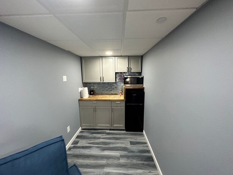 Building Photo - 122 Allen Ave