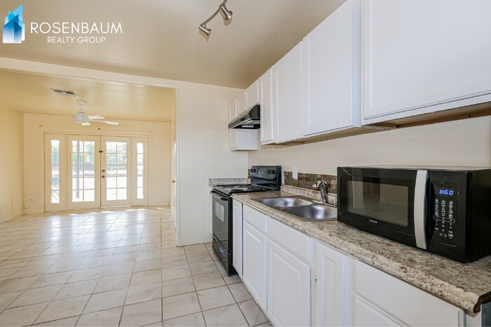 Building Photo - 2609 W McLellan Blvd