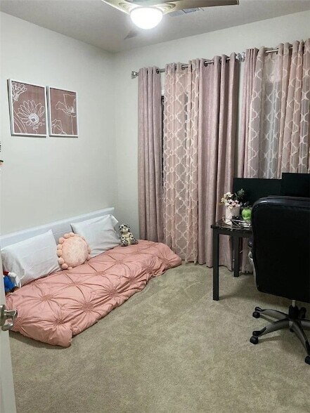 Building Photo - 2008 Hemlock Ln