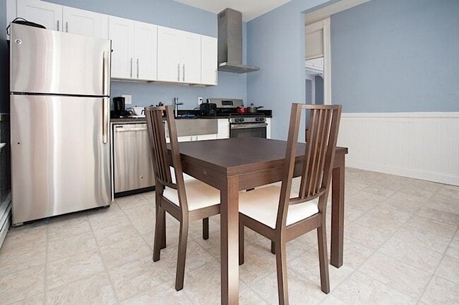 Building Photo - 9/1 Sunny, renovated 3BR near Central, Inman, Kendall