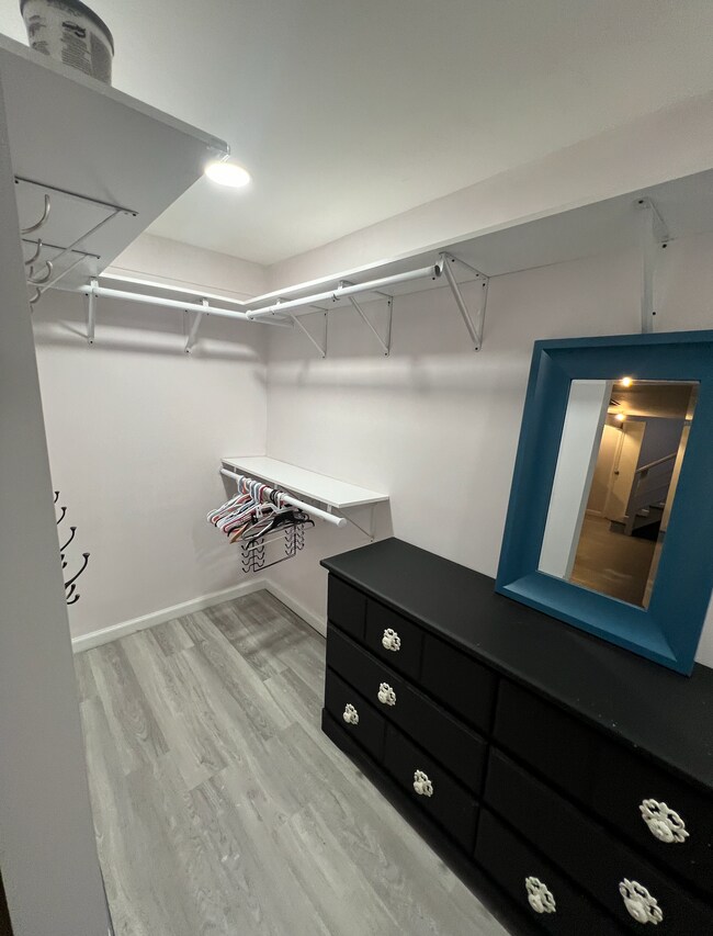 910 Neal Dr 910 Neal Dr Rockville MD 20850 Apartment Finder