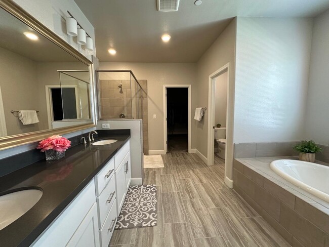 Building Photo - 2720 Chuckwagon Ln