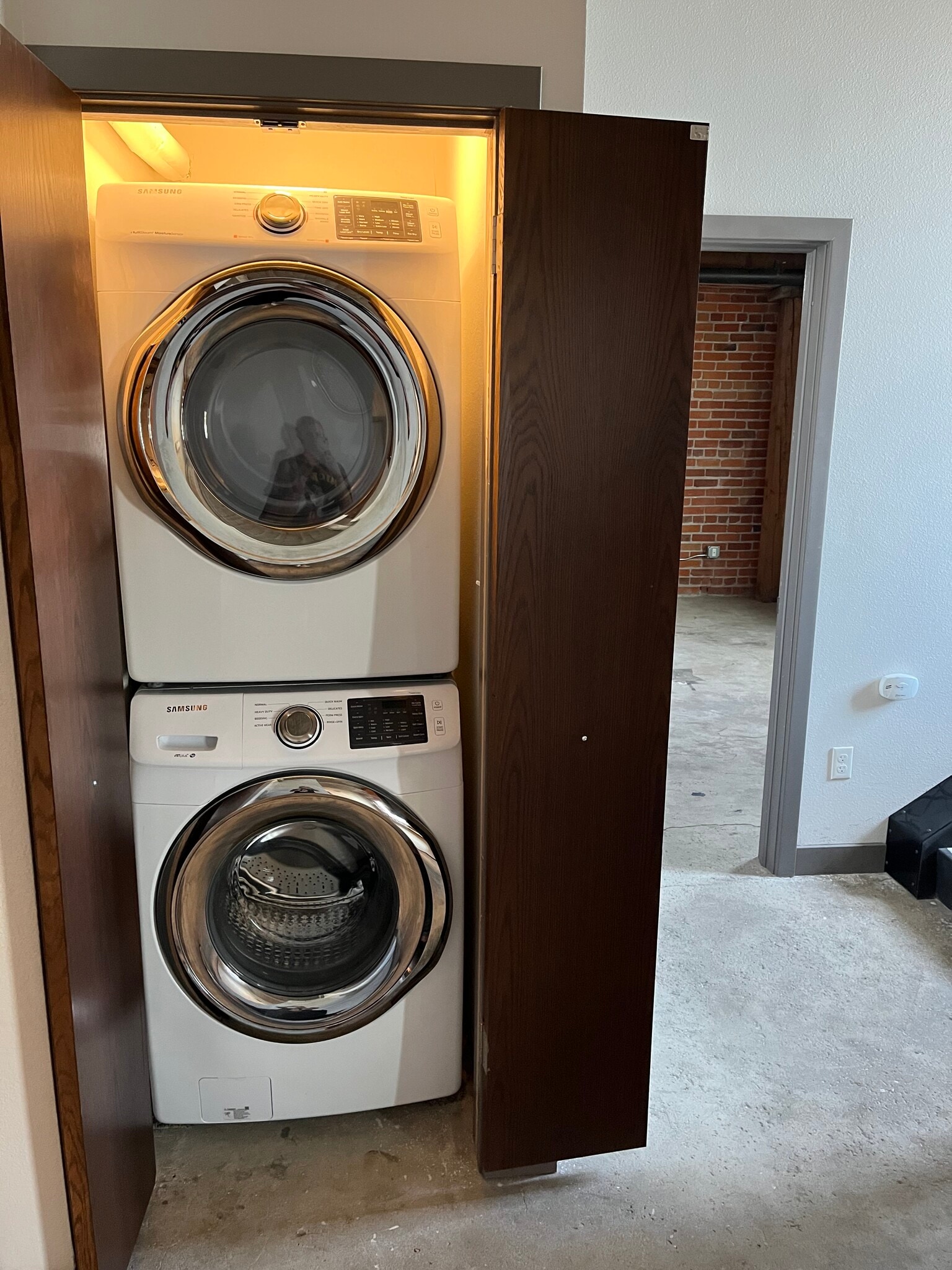 Washer/Dryer Unit - 2019 Montana Ave