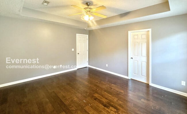 Building Photo - Charming 3-Bedroom Home with Garage / Pet-...