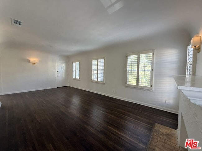 Building Photo - 6110 Scenic Ave