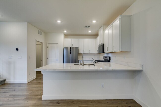 Building Photo - 160 Silver Run Ln