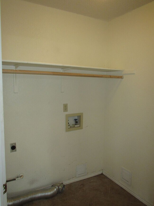 Building Photo - 1811 Lionheart Drive