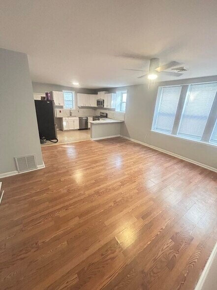 Building Photo - 1311 S 52nd St