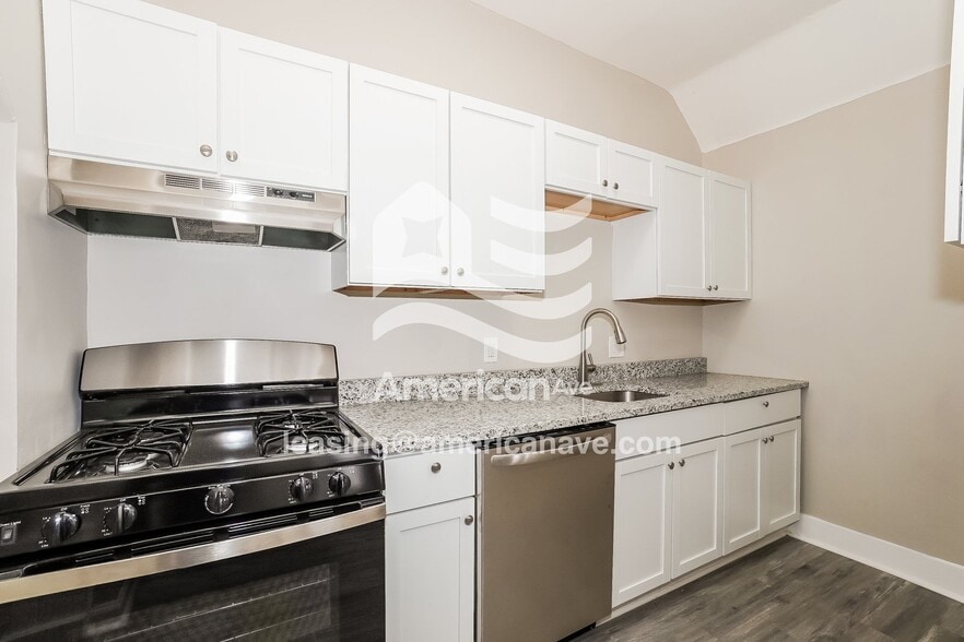 Building Photo - 4027 Vinceton St