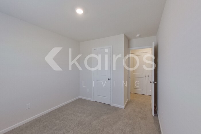 Building Photo - 2541 Banyon Cir