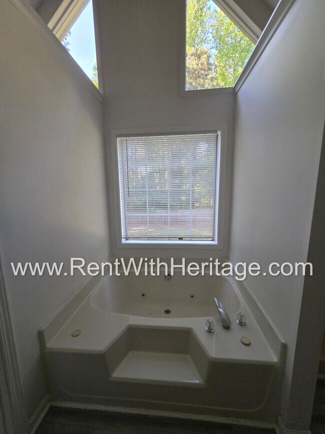 Building Photo - Amazing 3 Bedroom/ 2 Bath Home / Semi Finished Basement /  Exercise Room or Flex Room / Beautiful...