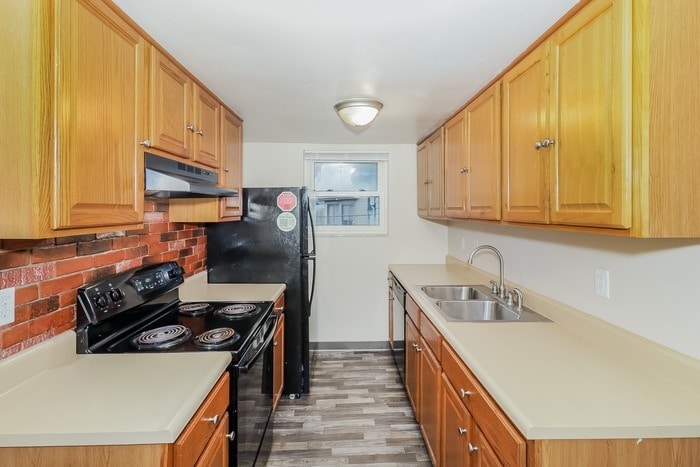 Building Photo - 3504 Greenwood Dr