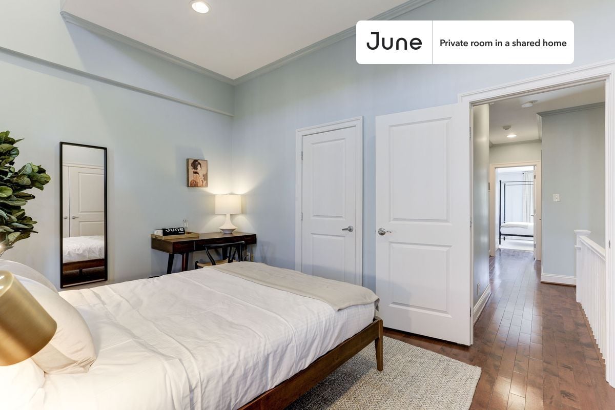 Building Photo - Room in Shared 5 bed/3.5 bath home