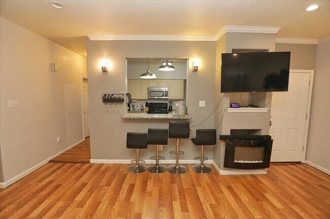 Building Photo - 13121 Vickery St