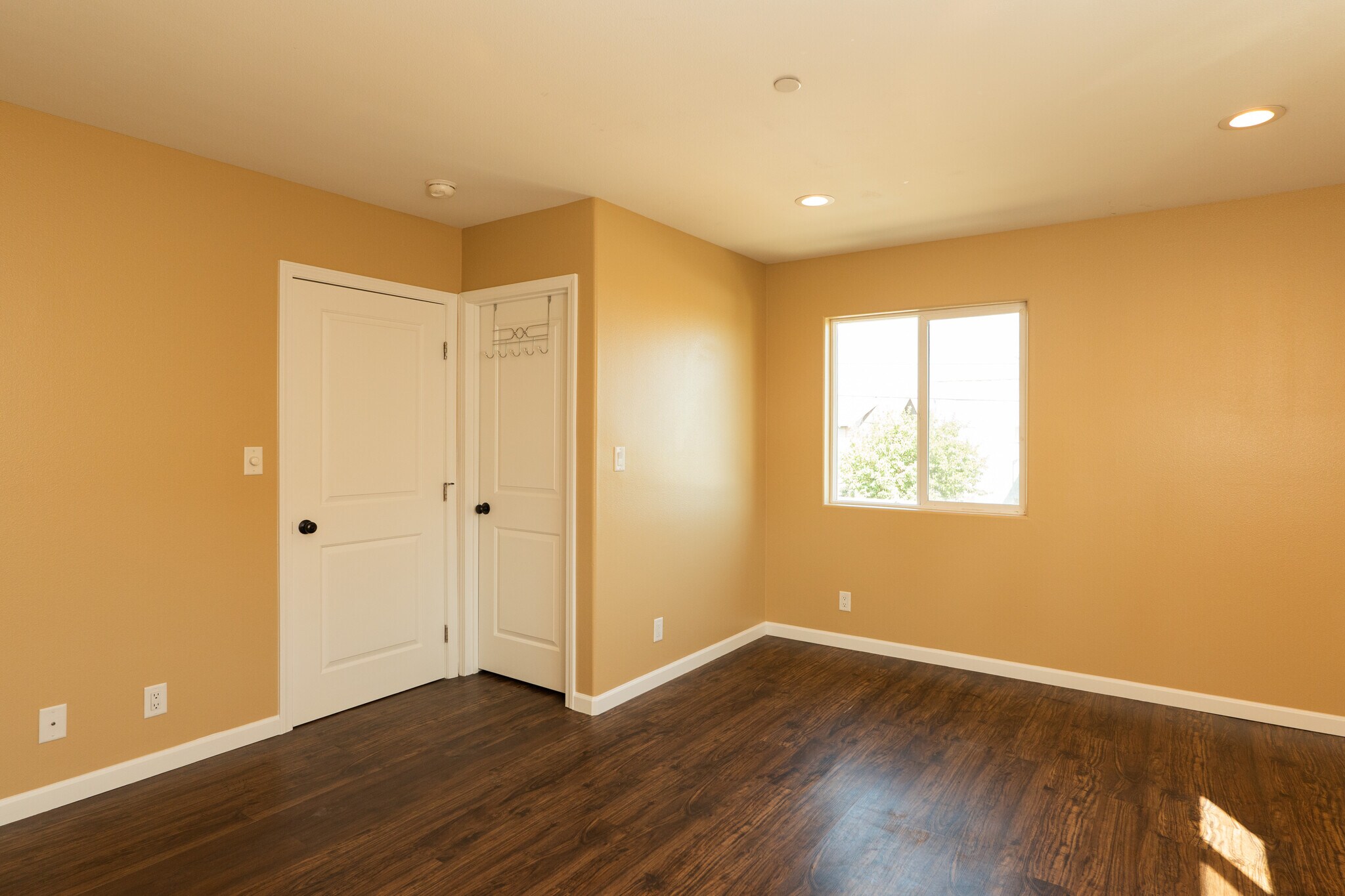 Master room - 938 S Bernal Ave