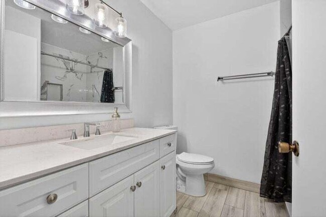 Building Photo - 4131 Eastridge Cir